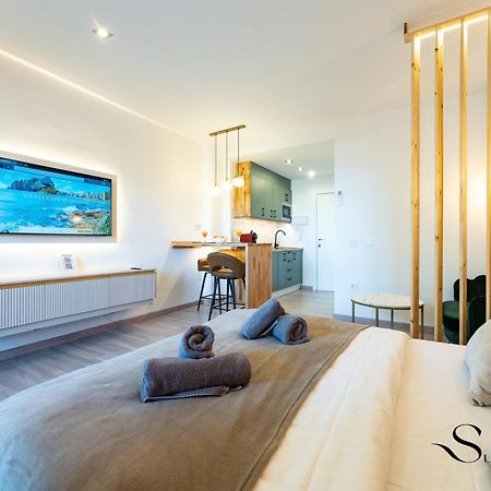 Seaview Beachfront Studio With Aqua Park & Balcony Benalmádena Dış mekan fotoğraf