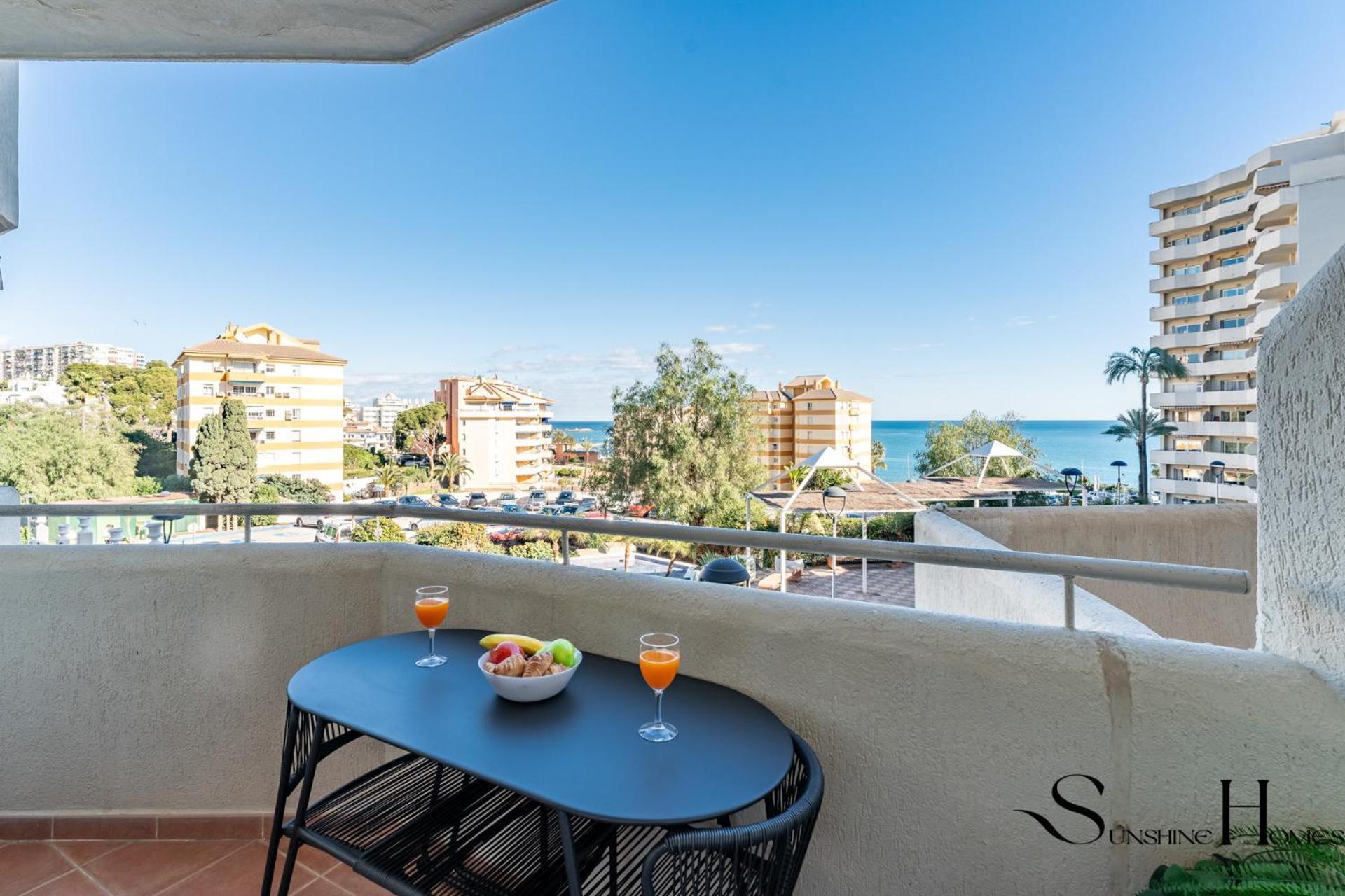 Seaview Beachfront Studio With Aqua Park & Balcony Benalmádena Dış mekan fotoğraf