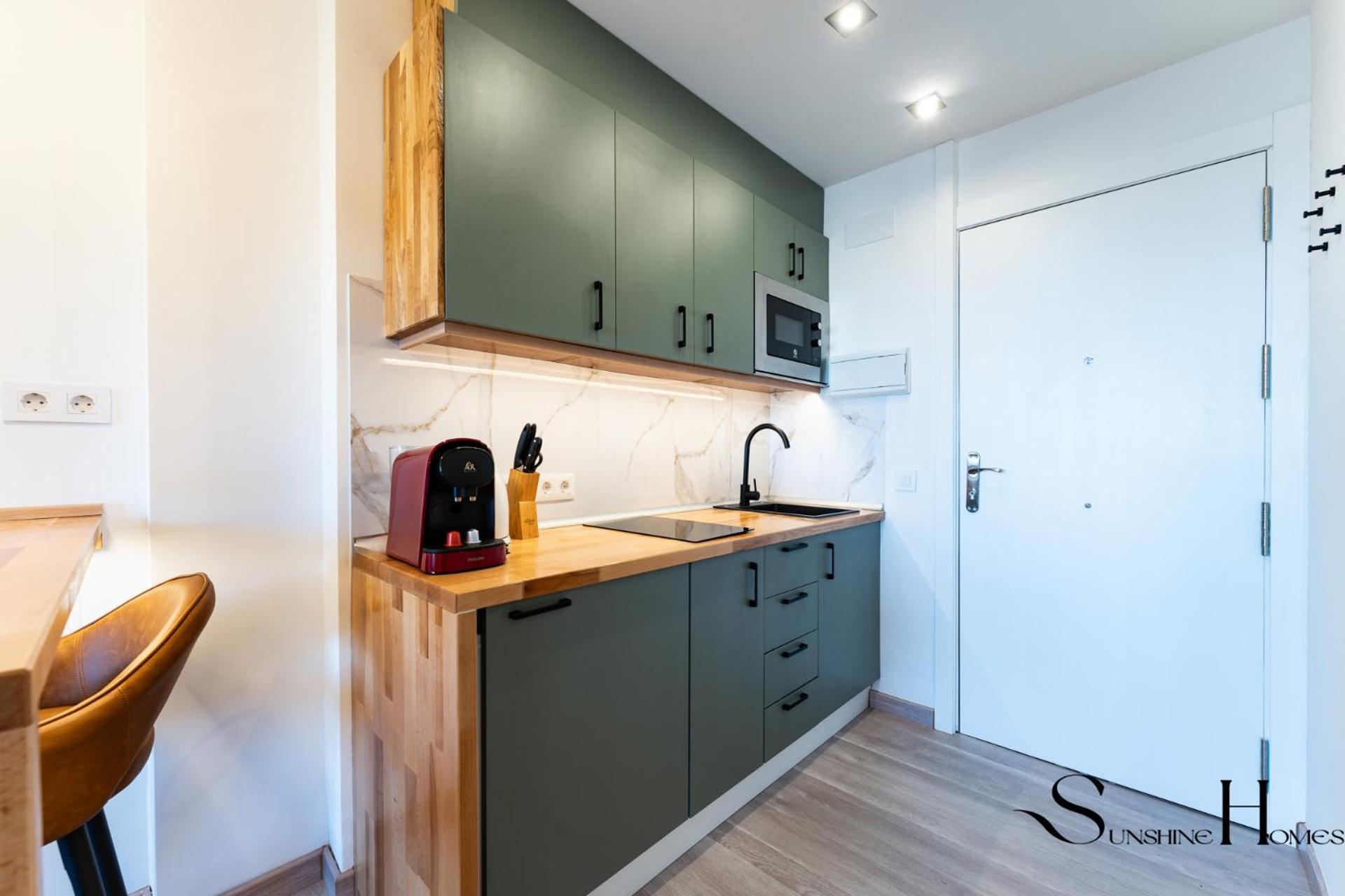 Seaview Beachfront Studio With Aqua Park & Balcony Benalmádena Dış mekan fotoğraf