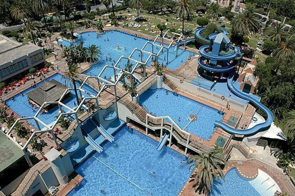 Seaview Beachfront Studio With Aqua Park & Balcony Benalmádena Dış mekan fotoğraf