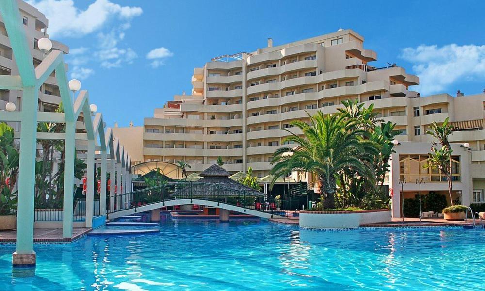 Seaview Beachfront Studio With Aqua Park & Balcony Benalmádena Dış mekan fotoğraf
